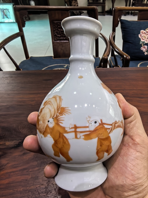 古玩陶瓷礬紅人物故事盤口瓶真品鑒賞圖