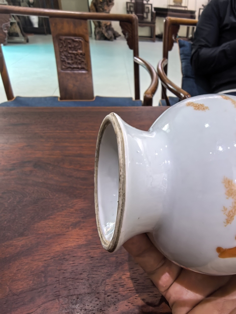 古玩陶瓷礬紅人物故事盤口瓶真品鑒賞圖