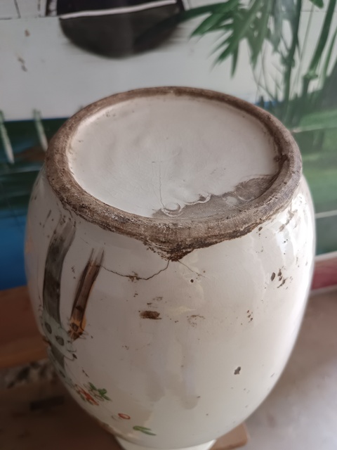 古玩陶瓷花鳥紋瓶拍賣,當(dāng)前價(jià)格140元