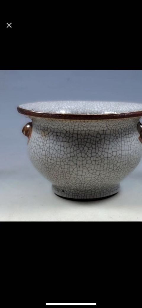 古玩陶瓷哥釉地鐵銹釉雙鋪首圈足香爐真品鑒賞圖