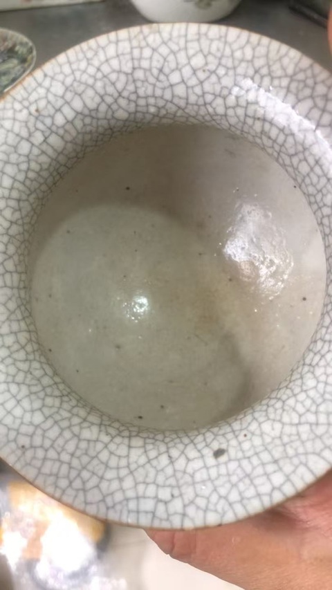 古玩陶瓷哥釉地鐵銹釉雙鋪首圈足香爐真品鑒賞圖