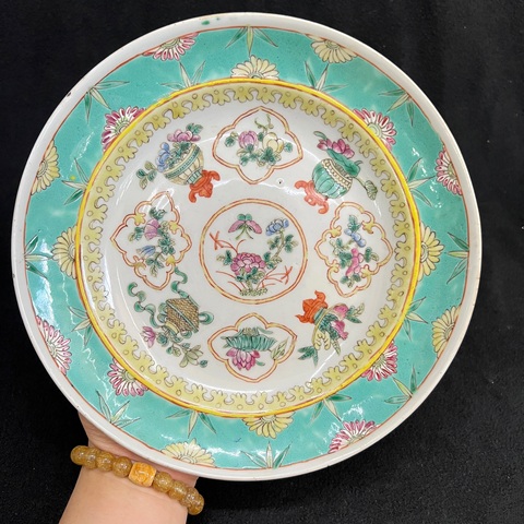 古玩陶瓷松石綠粉彩花卉紋折沿盤真品鑒賞圖