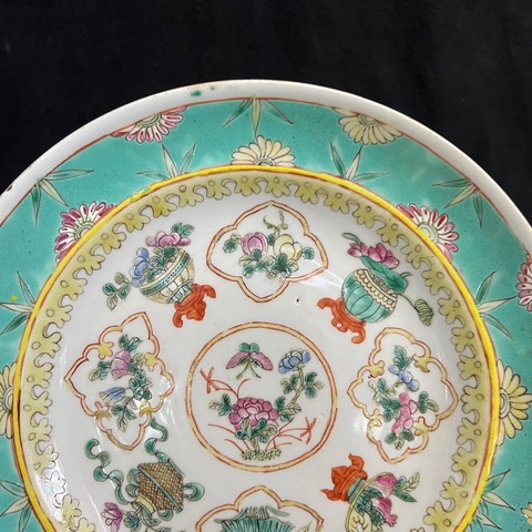 古玩陶瓷松石綠粉彩花卉紋折沿盤真品鑒賞圖