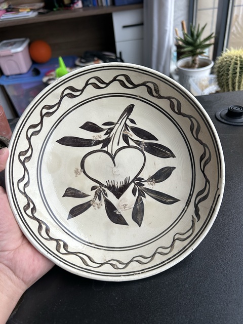 古玩陶瓷元代?白地黑花折枝壽桃紋盤拍賣,當前價格1600元