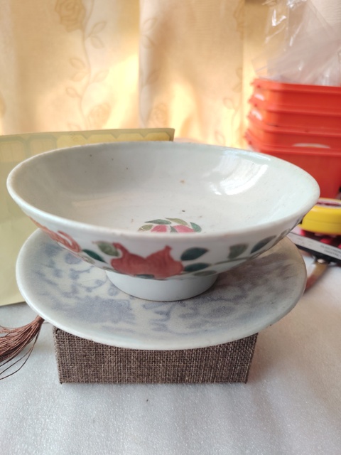 古玩陶瓷粉彩花卉紋碗+青花紋盤合拍拍賣,當前價格299元