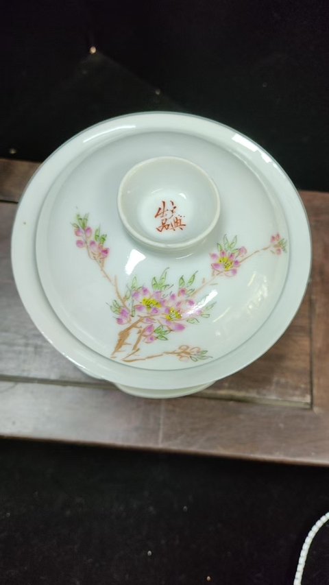 古玩陶瓷民國粉彩花鳥紋三才蓋碗真品鑒賞圖