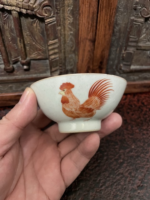 古玩陶瓷大雞圖礬紅杯真品鑒賞圖