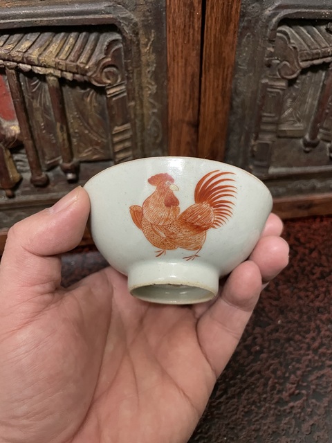 古玩陶瓷大雞圖礬紅杯真品鑒賞圖