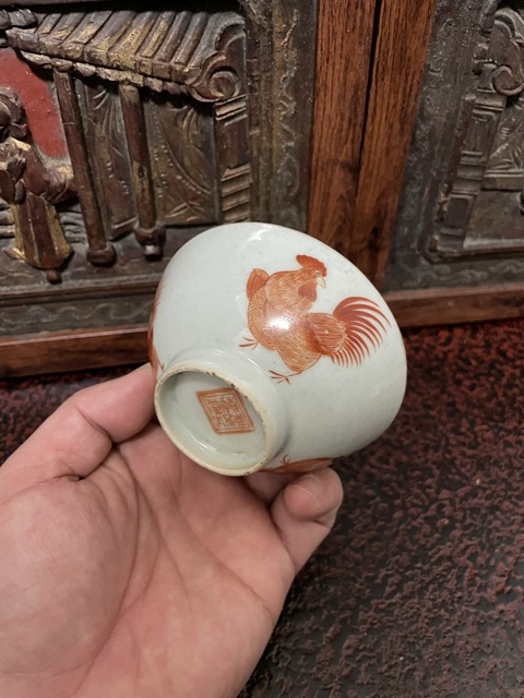古玩陶瓷大雞圖礬紅杯真品鑒賞圖