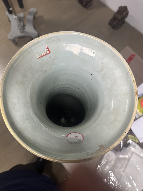 古玩陶瓷粉彩博古圖盤口瓶真品鑒賞圖