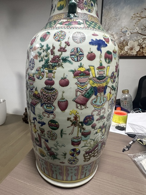 古玩陶瓷粉彩博古圖盤口瓶真品鑒賞圖