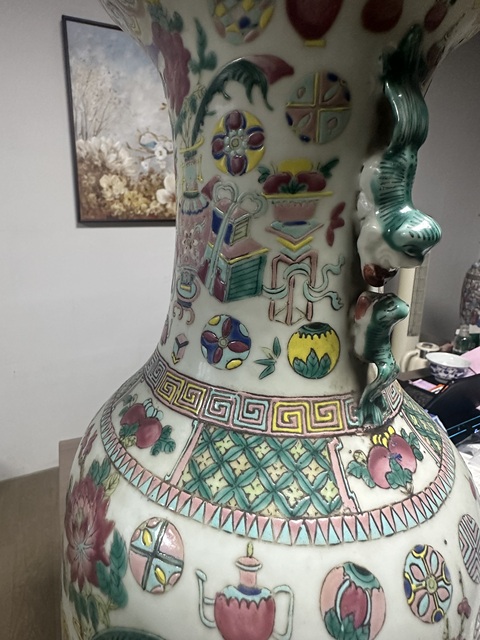 古玩陶瓷粉彩博古圖盤口瓶真品鑒賞圖