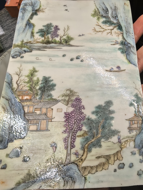 古玩陶瓷粉彩山水人物紋瓷板真品鑒賞圖