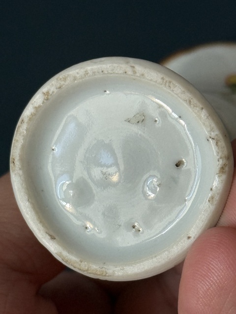 古玩陶瓷清·雍正花卉紋粉彩束腰小花觚拍賣，當(dāng)前價(jià)格1800元