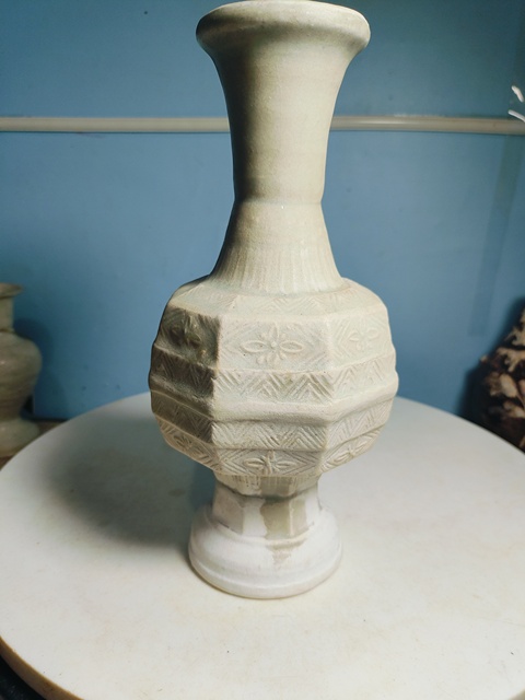 古玩陶瓷云市窯青釉八方瓶拍賣，當前價格3600元
