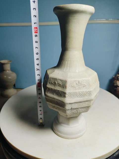 古玩陶瓷云市窯青釉八方瓶拍賣，當前價格3600元