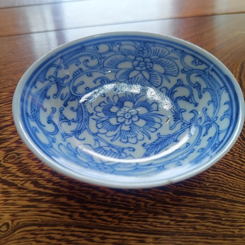 古玩陶瓷清嘉慶花卉青花盤拍賣,當(dāng)前價(jià)格550元