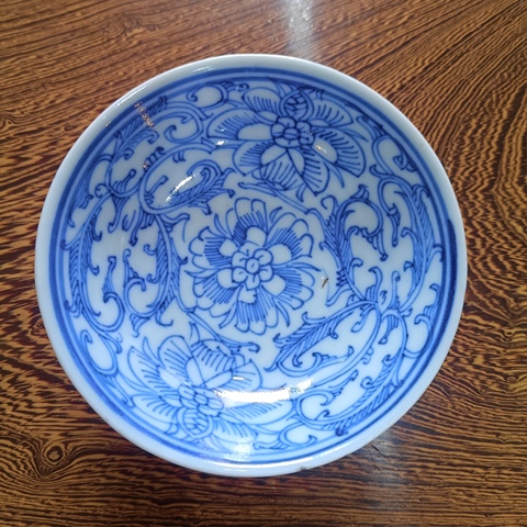 古玩陶瓷清嘉慶花卉青花盤拍賣,當(dāng)前價(jià)格550元