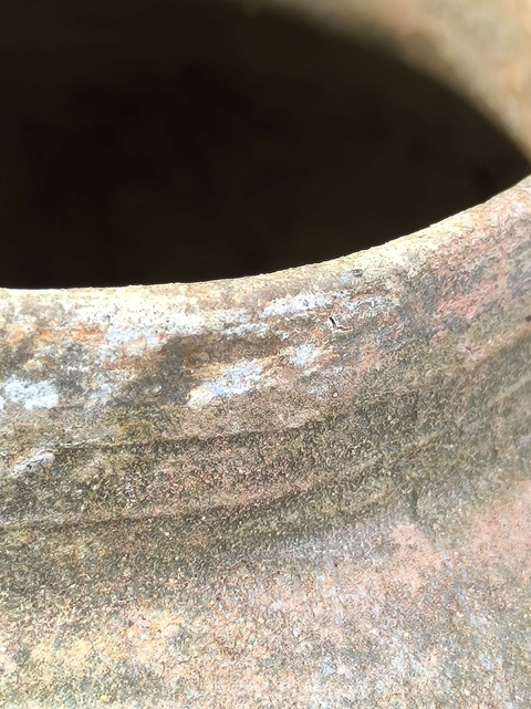 古玩陶瓷（宋代越窯）青釉捏塑水波紋大罐拍賣，當(dāng)前價格3888元