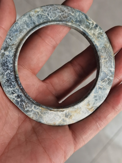 古玩玉器地方玉雕“凸唇環”真品鑒賞圖