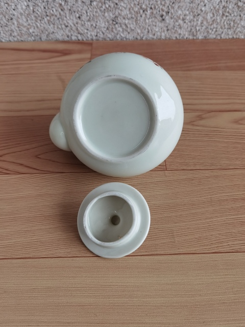 古玩陶瓷梅紋提梁壺拍賣,當前價格298元