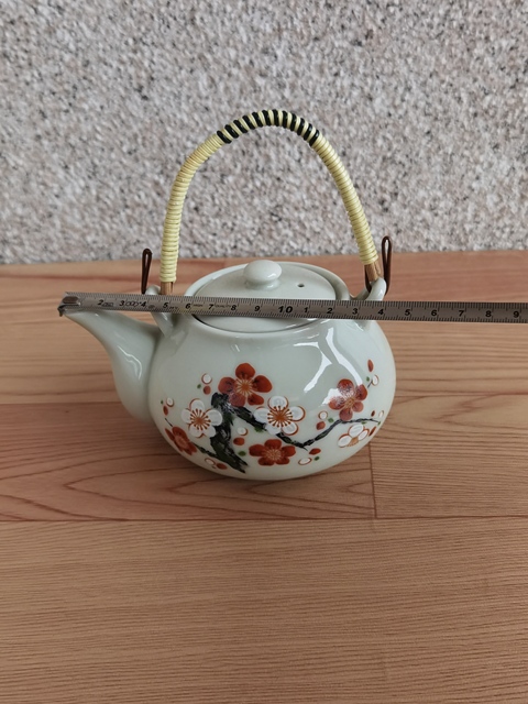 古玩陶瓷梅紋提梁壺拍賣,當前價格298元