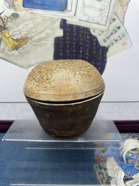古玩陶瓷西漢代精品黃釉罐拍賣，當(dāng)前價格489元