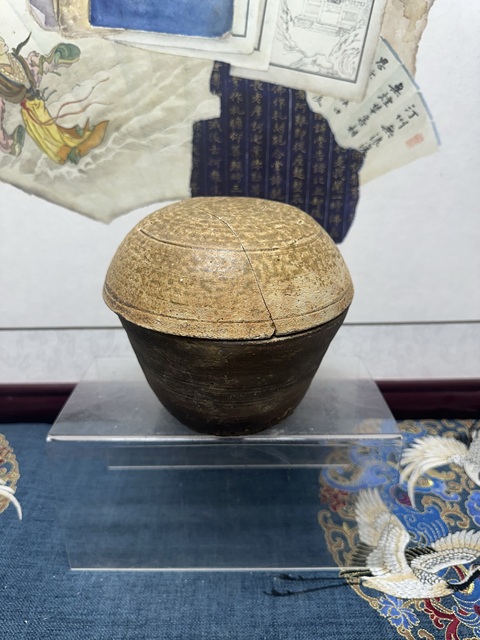 古玩陶瓷西漢代精品黃釉罐拍賣，當(dāng)前價格489元
