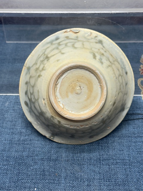 古玩陶瓷明末清初.花卉紋青花碗拍賣，當(dāng)前價(jià)格298元