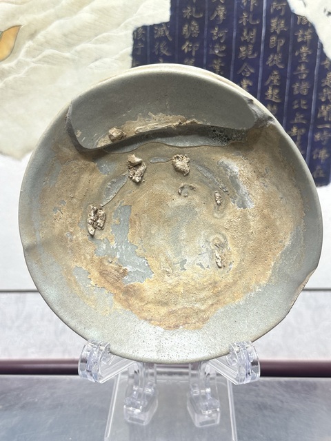 古玩陶瓷五代青釉盤(pán)拍賣，當(dāng)前價(jià)格169元