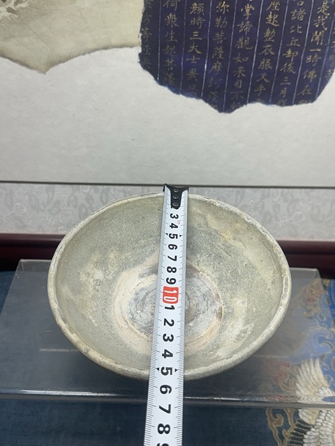 古玩陶瓷宋代暗刻蓮瓣紋龍紋青釉碗拍賣，當前價格369元