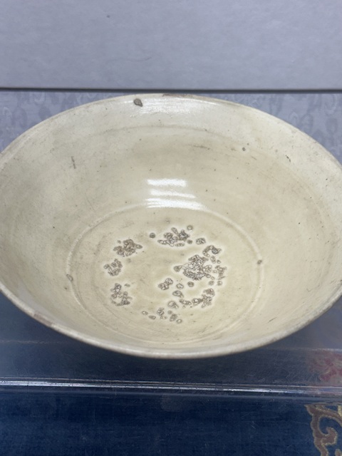 古玩陶瓷磁州窯白釉碗真品鑒賞圖