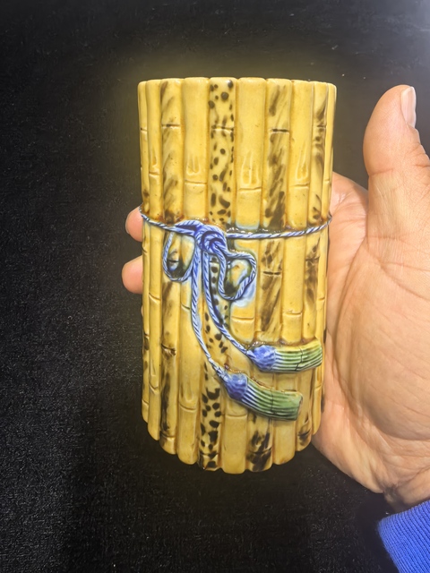 古玩陶瓷捆竹型筆筒真品鑒賞圖