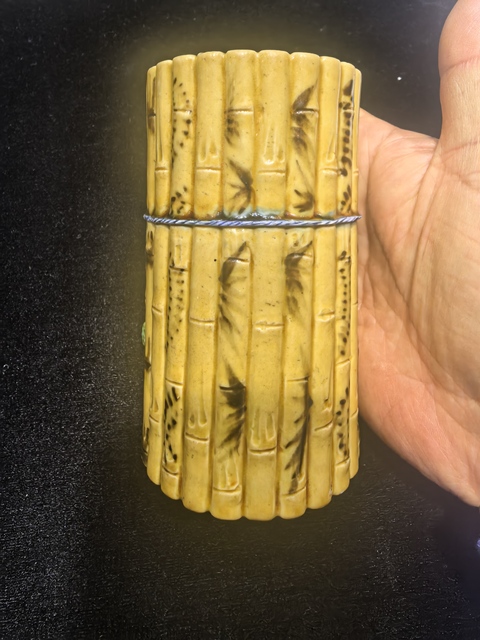 古玩陶瓷捆竹型筆筒真品鑒賞圖