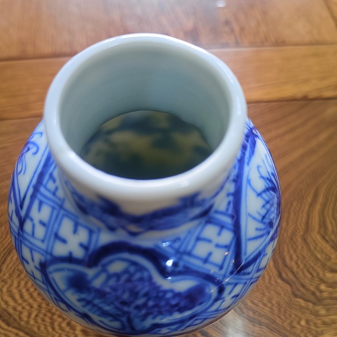 古玩陶瓷人物紋青花瓶真品鑒賞圖