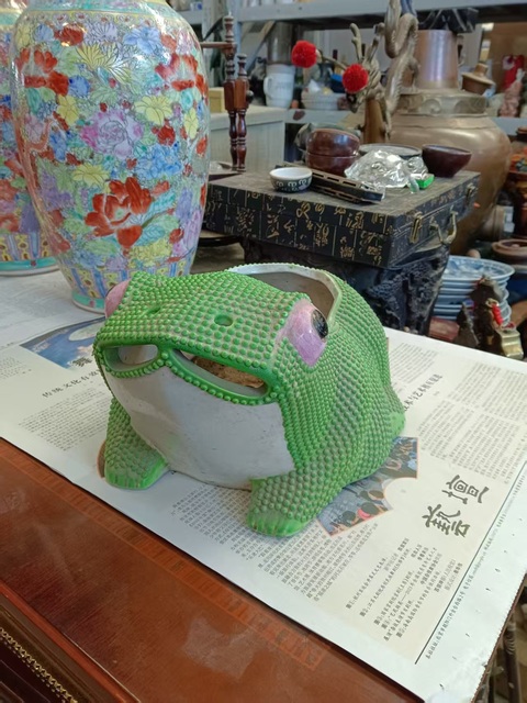 古玩陶瓷綠釉蟾蜍真品鑒賞圖