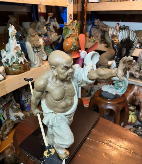 古玩陶瓷石灣窯人物造像真品鑒賞圖