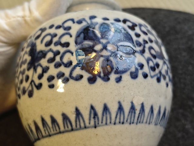古玩陶瓷青花花卉紋石榴尊真品鑒賞圖