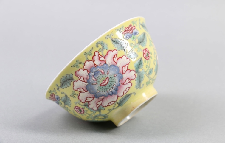 古玩陶瓷需上手，清道光風格，黃地洋彩碗真品鑒賞圖