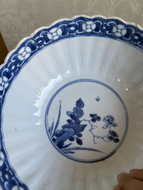 古玩陶瓷花卉紋青花碗真品鑒賞圖