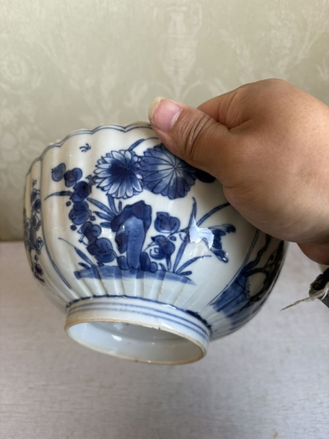 古玩陶瓷花卉紋青花碗真品鑒賞圖