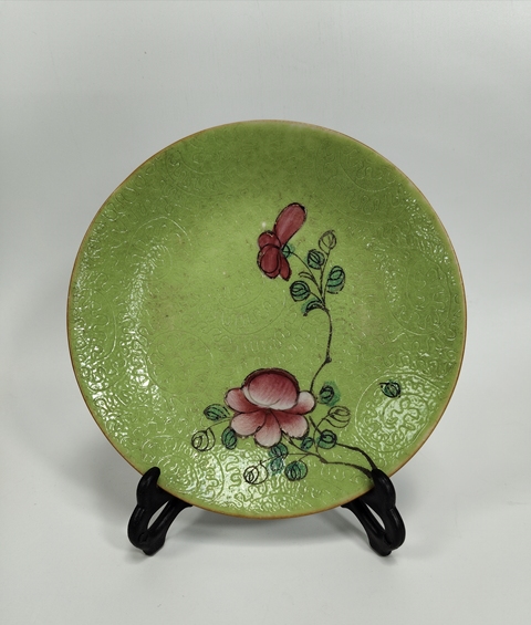 古玩陶瓷綠釉壓道粉彩花卉紋盤真品鑒賞圖