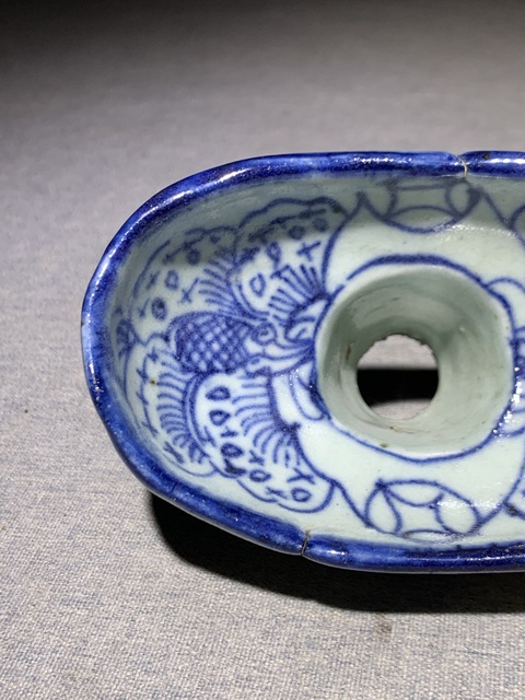 古玩陶瓷青花花蝶紋水器真品鑒賞圖