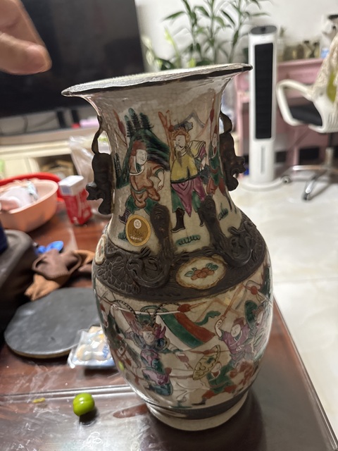 古玩陶瓷哥釉地鐵銹釉五彩加粉彩刀馬人瓶真品鑒賞圖