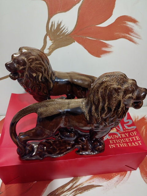 古玩陶瓷獅子塑像一對拍賣,當前價格180元