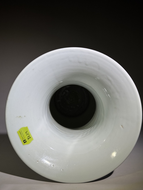 古玩陶瓷歲寒三友松竹梅青花鳳尾尊真品鑒賞圖