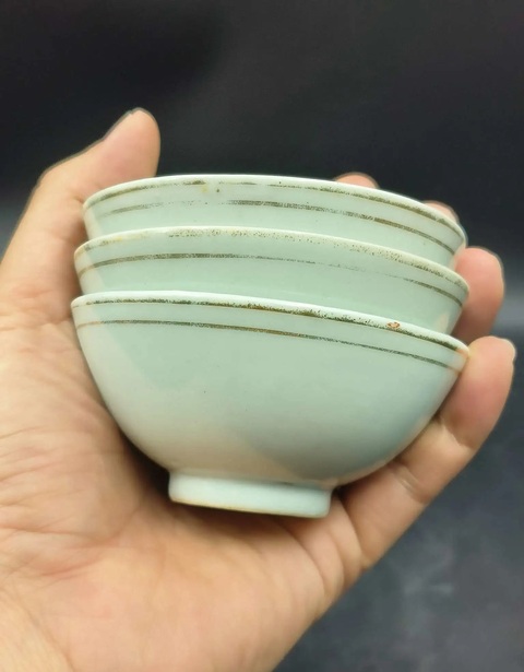 古玩陶瓷白釉描金茶碗真品鑒賞圖