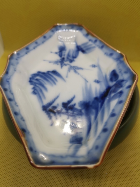 古玩陶瓷山水紋青花盤真品鑒賞圖