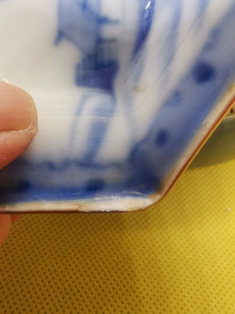 古玩陶瓷山水紋青花盤真品鑒賞圖