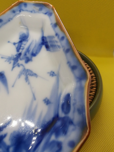 古玩陶瓷山水紋青花盤真品鑒賞圖